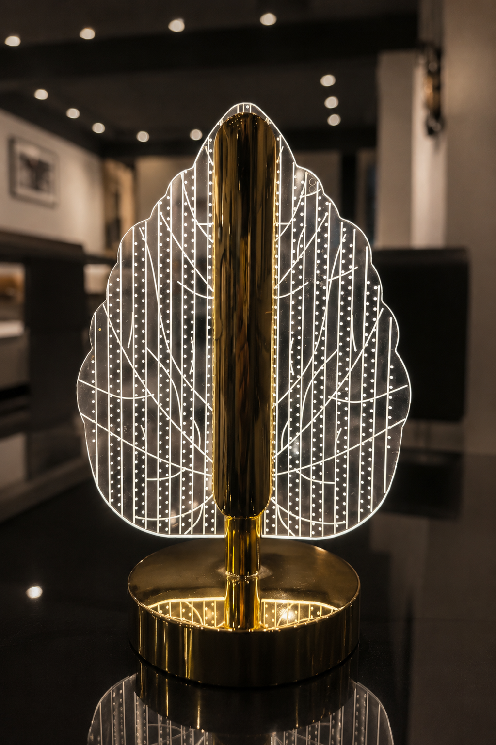 VIBE CART rechargeable LED lamp, leaf design, side view