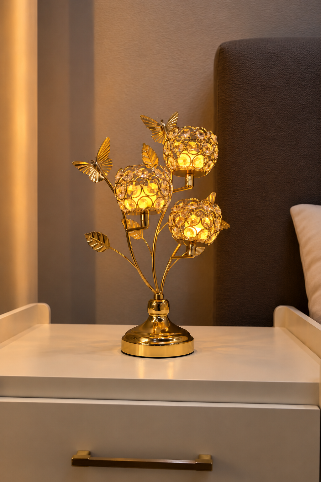 VIBE CART Crystal Butterfly candle holder with crystal bowls, close-up
